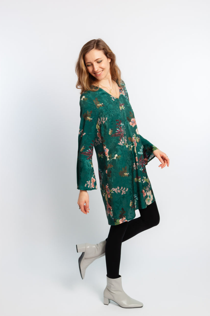 V Ausschnitt Kleid Nora Schnittmuster Berlin v-ausschnitt-kleid-nora-schnittmuster-berlin